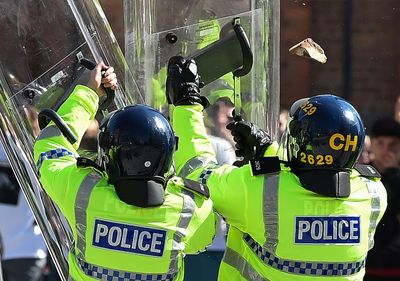 'They Just Want To Be Heard': Imam At Liverpool's Oldest Mosque Hugs Far-Right Protestors, Gives Out Food