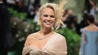 Pamela Anderson has embraced a wholesome 2024 garden trend that experts say is simple to follow in our backyards