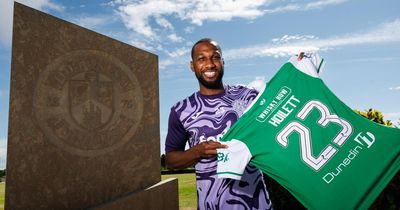 Hibs sign Junior Hoilett following short Aberdeen stint