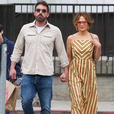 Jennifer Lopez and Ben Affleck Are Waiting to Announce Their Breakup So It Can All Be "Seamless," Source Claims