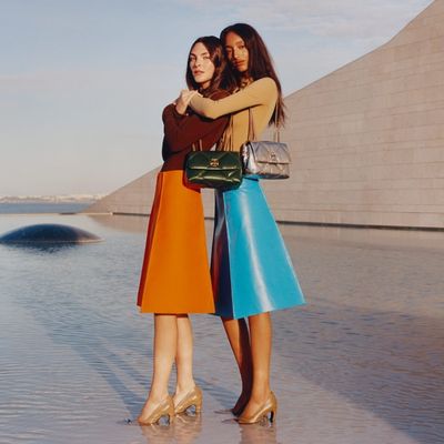 Tory Burch Draws Attention to Curves, Planes and Lines With Its Fall 2024 Advertising Campaign