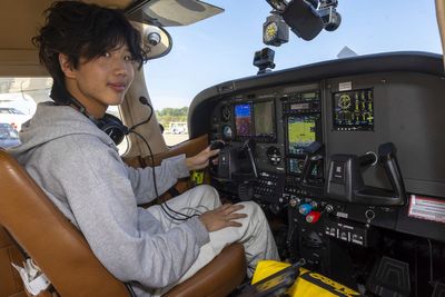 Teen vies for record solo flight to 7 continents in bid to raise money for childhood cancer research