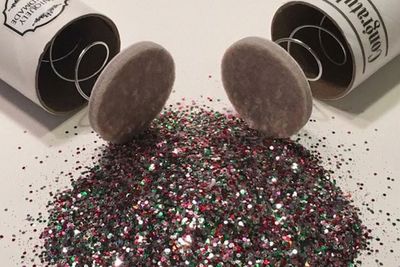 “Enjoy Your Glitter Bomb”: Sparkly Genitalia Confetti Sticks To Man As Stepdaughter Gets Revenge