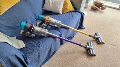 Dyson V15 Detect vs Gen5detect: which is the better vacuum?