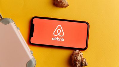 Airbnb Stock Tumbles On Outlook Miss, Warning Of Slower U.S. Travel Demand