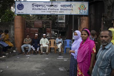 Students, other Muslims protect temples, churches amid Bangladesh unrest