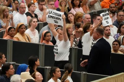 Animal rights protesters interrupt Pope Francis’s Vatican audience