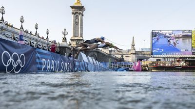 Olympic marathon swimmers finally allowed in Seine for training