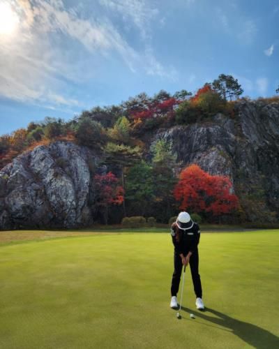 Minjee Lee's Golf Mastery In Breathtaking Natural Setting