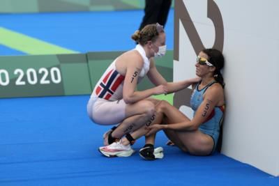 Paris Open Water Swimmers Brave Seine River Challenges