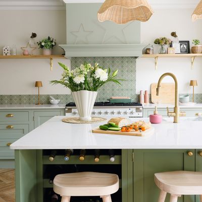 Pastel pink and green are a match made in heaven in this modern country kitchen