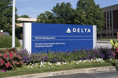 Do Wall Street Analysts Like Delta Air Lines Stock?