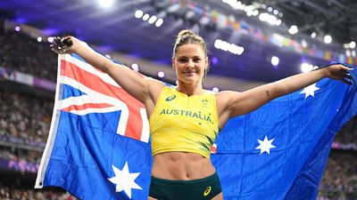 Nina Kennedy wins gold medal in Olympic pole vault