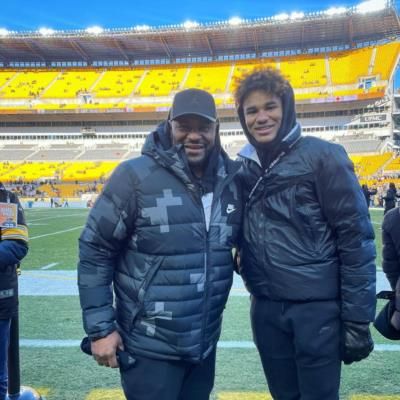 Jerome Bettis And Son Enjoying Game Day Together