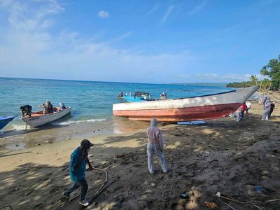 Dominican Republic trying to identify the remains of 14 decomposed bodies found on abandoned vessel