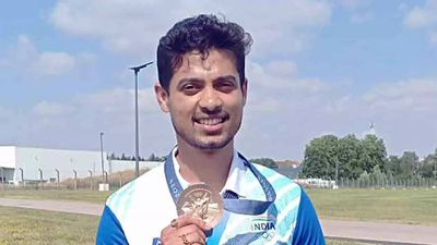 Watch: Olympic bronze medallist Swapnil Kusale gets a grand welcome in Pune