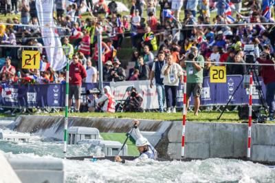 China Wins Gold In Men's Canoe Double 500M Event