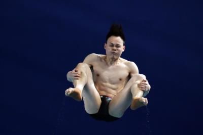 China's Xie Siyi Wins Men's 3M Springboard Diving Gold