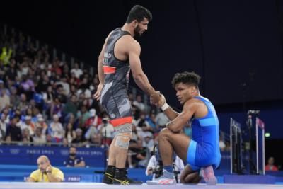 Iran's Saeid Esmaeili Wins Gold In Men's Greco-Roman Wrestling