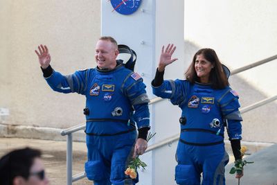 Astronauts may not come home till 2025