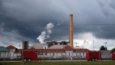 Water woes linger in New Orleans after wayward balloon causes power glitch, pressure drop