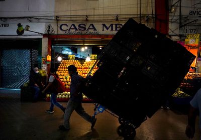 Analysts shocked as Mexico's central bank clocks rise in inflation and cuts interest rates