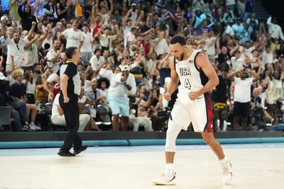 Watch: Steph Curry buries no-look 3-pointer from the corner vs. Serbia