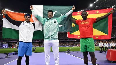 'Poora mahaul badal diya': Pakistan cricketers celebrate Arshad Nadeem's Olympic gold - Watch