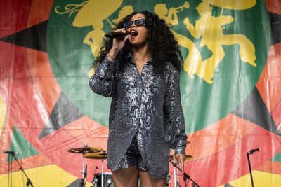 H.E.R. will sing at the Paris Olympics' closing ceremony as part of the handover to Los Angeles