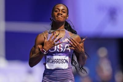 Team USA Wins Women's 4X100m Relay Gold In Pouring Rain