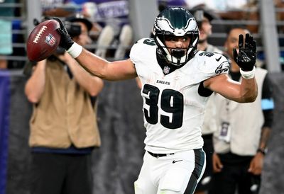 WATCH: Eagles’ RB Will Shipley put his dual-threat abilities on display with 7-yard TD catch