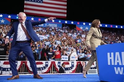 Harris campaigns in Arizona to 20,000