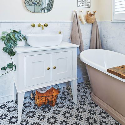 8 bathroom flooring rules interior designers always follow - and you should too