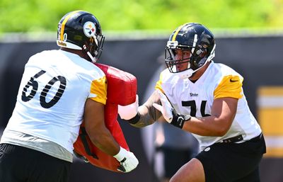 Steelers OT Troy Fautanu suffers knee injury in rookie debut