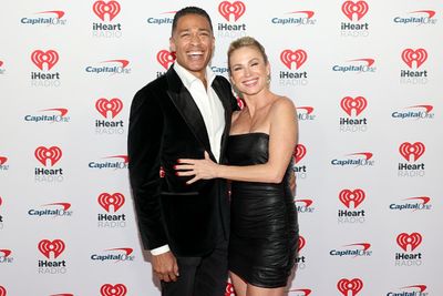 Amy Robach recalls time when she kicked TJ Holmes out of the bedroom