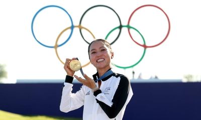 Lydia Ko holds nerve to win gold and complete full set of Olympic medals