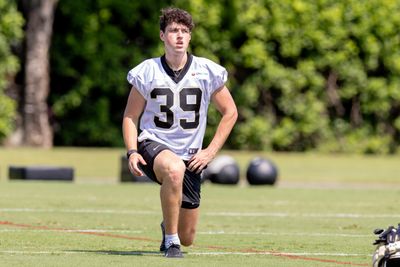 Charlie Smyth makes two field goals from 60-plus in pregame warmups