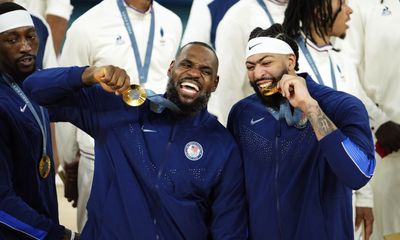 Watch: Team USA men’s basketball receives gold medals after beating France