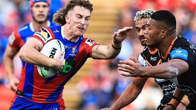 Sharpe bags four tries as Knights remain in finals hunt