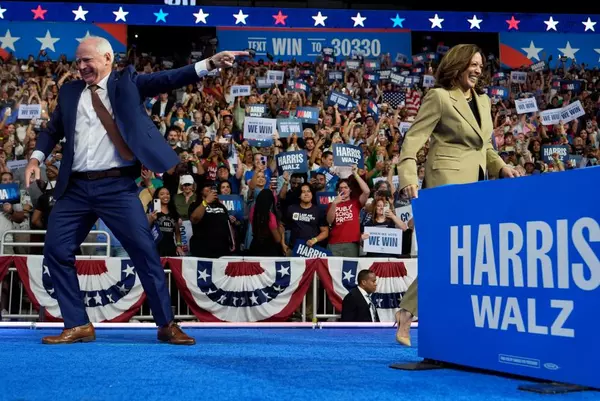 Democrats’ joy is unconfined as Harris and Walz take upbeat message on tour