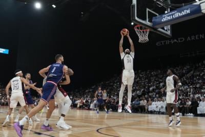 Team USA Trails France By 8 In Second Half