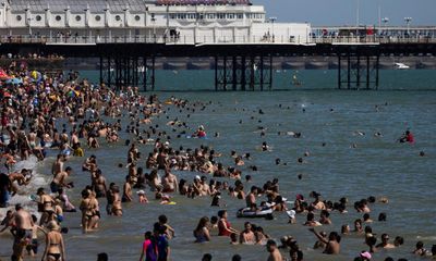 UK weather: thunderstorm warnings in north and 34C predicted in south-east