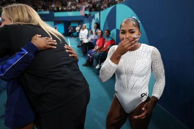 Simone Biles, Suni Lee and more blast Olympics for ‘unacceptable’ Jordan Chiles medal controversy