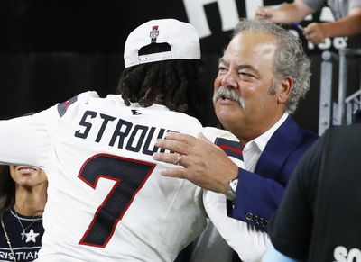 WATCH: Texans QB C.J. Stroud joins Luke Combs on stage at NRG Stadium, owner Cal McNair shotguns beer