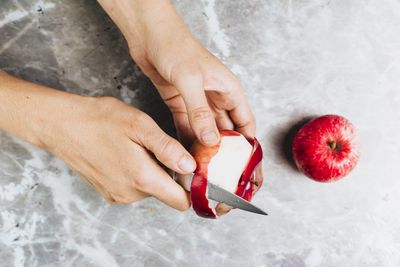 Washing May Not Reduce Pesticides On Fruits, But Peeling Helps: Says Study