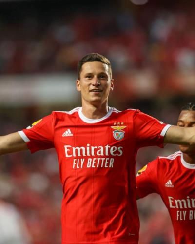 Julian Draxler: Precision, Teamwork, And Drive On The Pitch