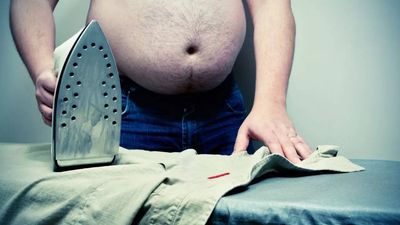 5 daily household chores that help burn belly fat