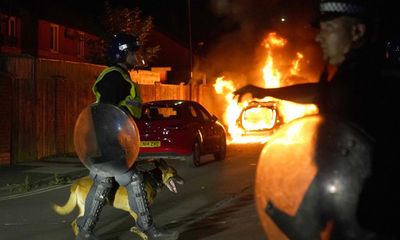 Jailed rioters could be freed early under overcrowded prison scheme, says No 10