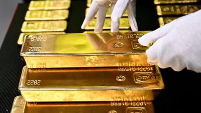 Australian shares higher as gold hits record high