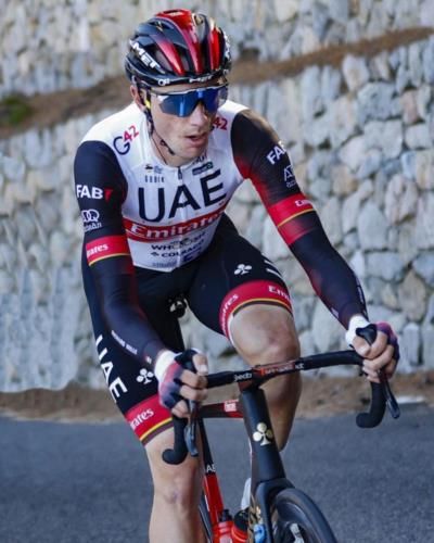Brandon Mcnulty's Dynamic Photoshoot Captures Cycle Race Intensity